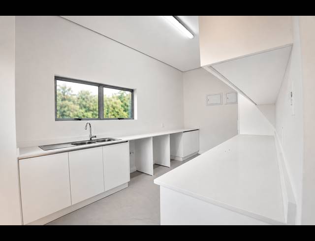 3 BEDROOM APARTMENT TO LET IN SALT ROCK